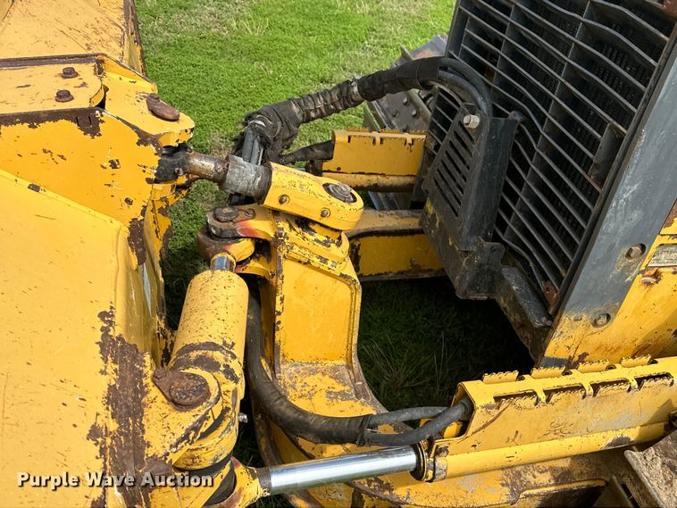 image for item EJ4370 2007 John Deere  450J LGP dozer