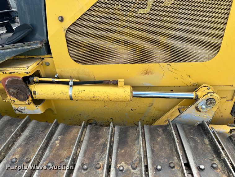 image for item EJ4370 2007 John Deere  450J LGP dozer