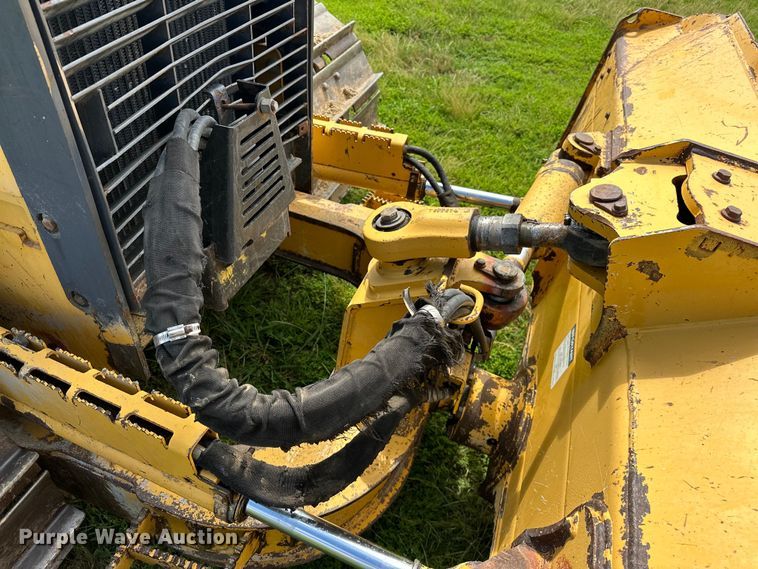 image for item EJ4370 2007 John Deere  450J LGP dozer