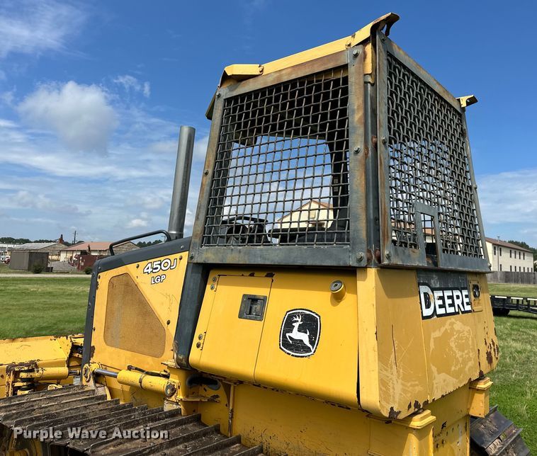 image for item EJ4370 2007 John Deere  450J LGP dozer