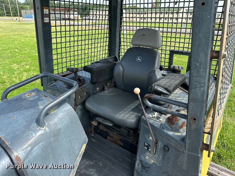 image for item EJ4370 2007 John Deere  450J LGP dozer