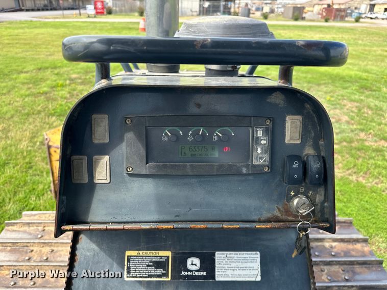 image for item EJ4370 2007 John Deere  450J LGP dozer