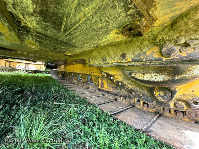 image for item EJ4370 2007 John Deere  450J LGP dozer