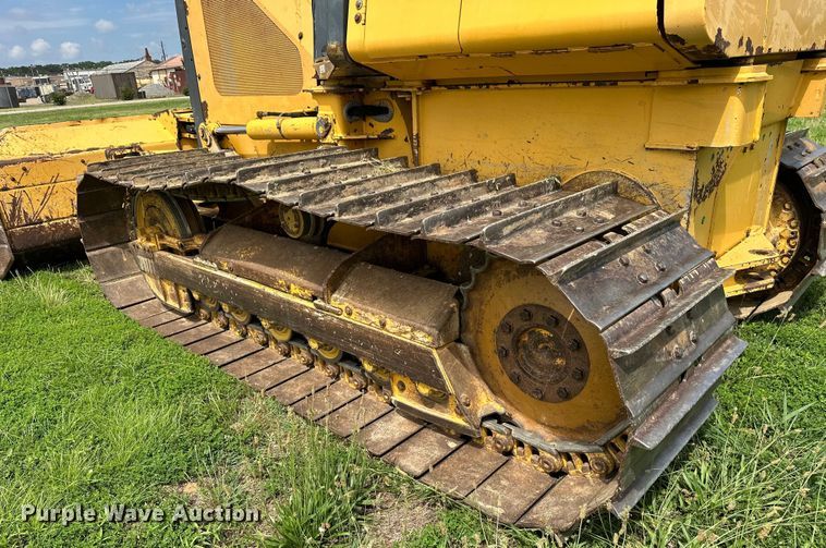 image for item EJ4370 2007 John Deere  450J LGP dozer