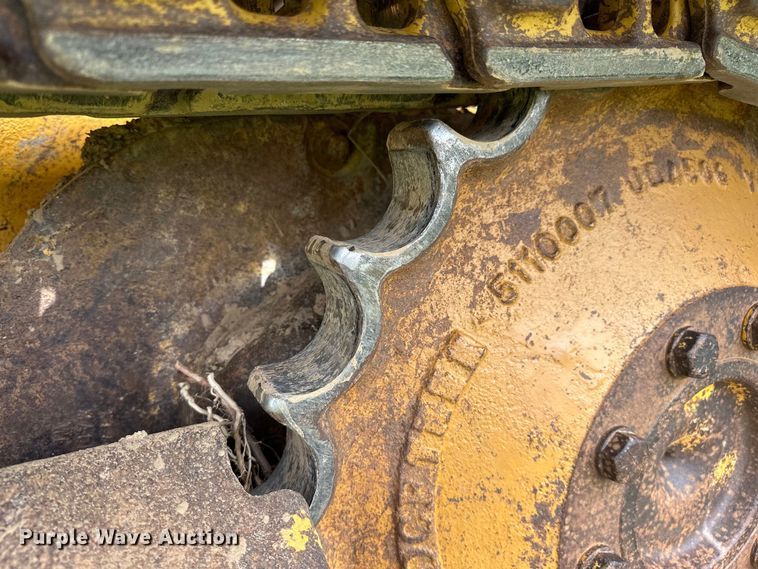 image for item EJ4370 2007 John Deere  450J LGP dozer