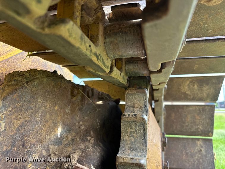 image for item EJ4370 2007 John Deere  450J LGP dozer