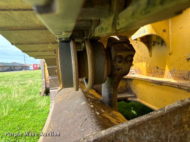 image for item EJ4370 2007 John Deere  450J LGP dozer