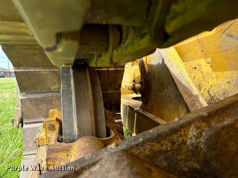 image for item EJ4370 2007 John Deere  450J LGP dozer