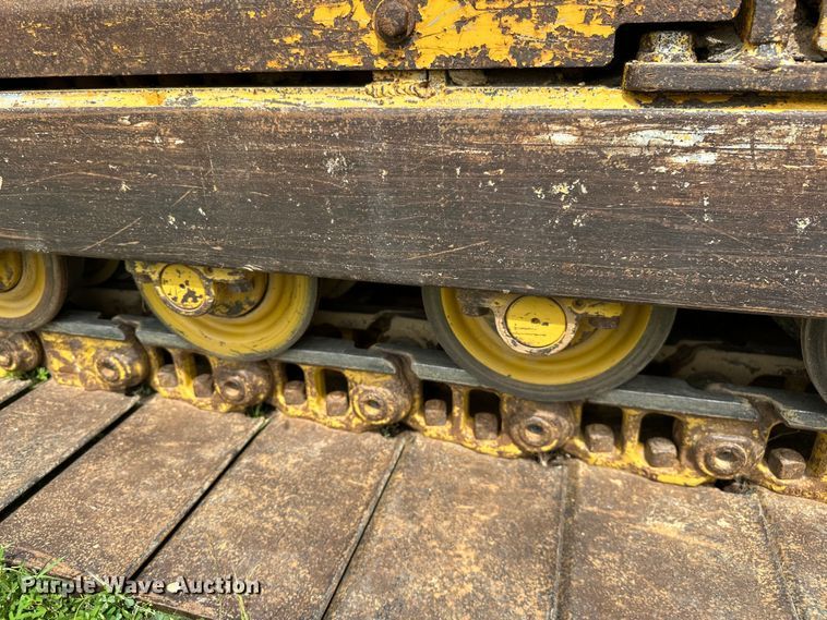 image for item EJ4370 2007 John Deere  450J LGP dozer