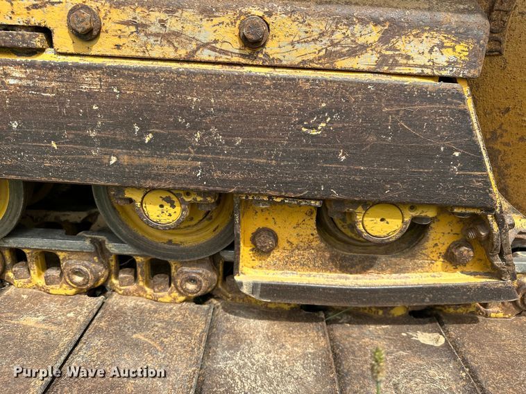 image for item EJ4370 2007 John Deere  450J LGP dozer