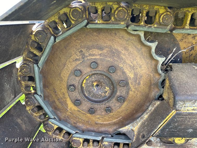 image for item EJ4370 2007 John Deere  450J LGP dozer