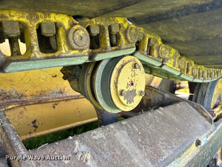 image for item EJ4370 2007 John Deere  450J LGP dozer