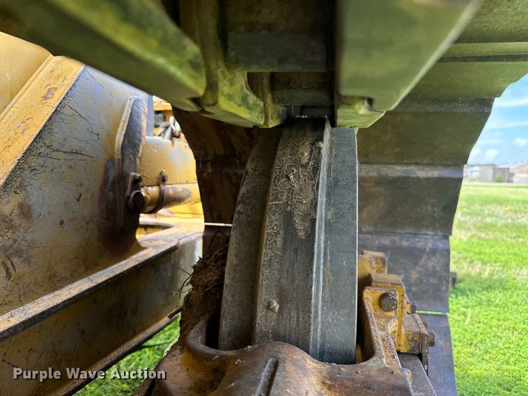 image for item EJ4370 2007 John Deere  450J LGP dozer