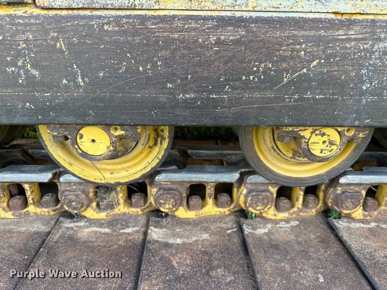 image for item EJ4370 2007 John Deere  450J LGP dozer