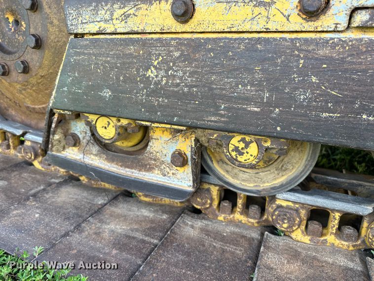 image for item EJ4370 2007 John Deere  450J LGP dozer