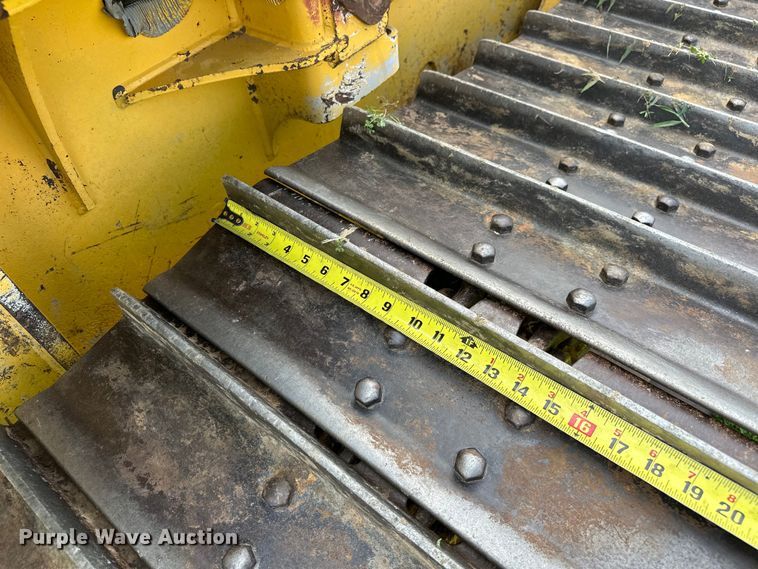 image for item EJ4370 2007 John Deere  450J LGP dozer