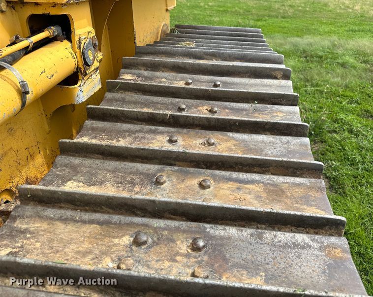 image for item EJ4370 2007 John Deere  450J LGP dozer