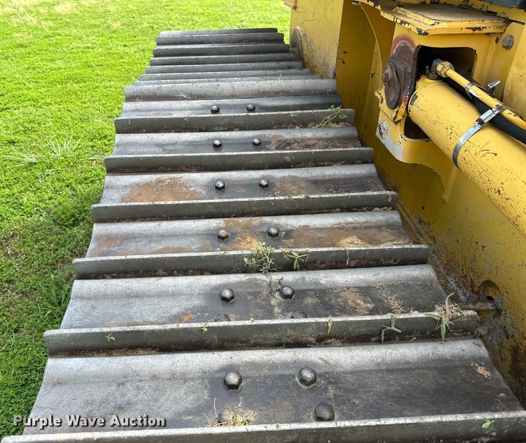 image for item EJ4370 2007 John Deere  450J LGP dozer