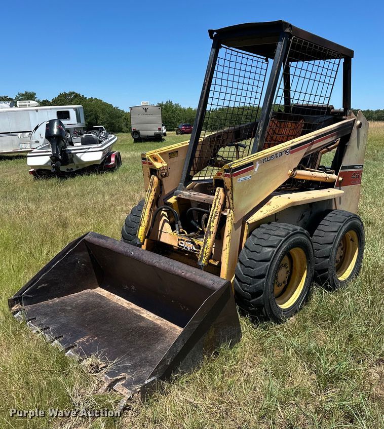 image for item EJ4389 Owatonna  Mustang 441 skid steer loader