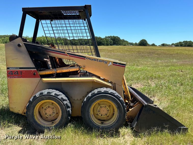 image for item EJ4389 Owatonna  Mustang 441 skid steer loader