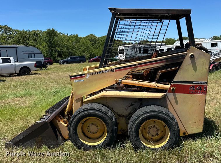 image for item EJ4389 Owatonna  Mustang 441 skid steer loader