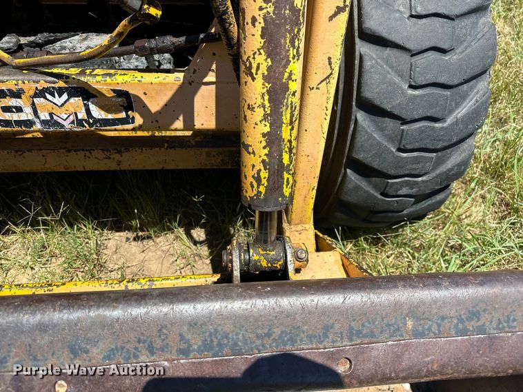 image for item EJ4389 Owatonna  Mustang 441 skid steer loader