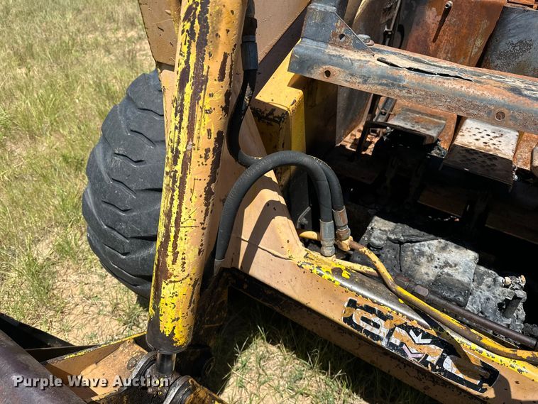 image for item EJ4389 Owatonna  Mustang 441 skid steer loader