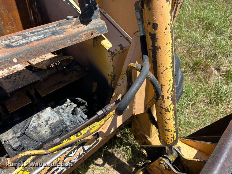 image for item EJ4389 Owatonna  Mustang 441 skid steer loader