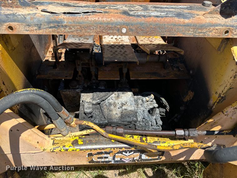 image for item EJ4389 Owatonna  Mustang 441 skid steer loader