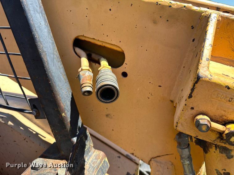 image for item EJ4389 Owatonna  Mustang 441 skid steer loader