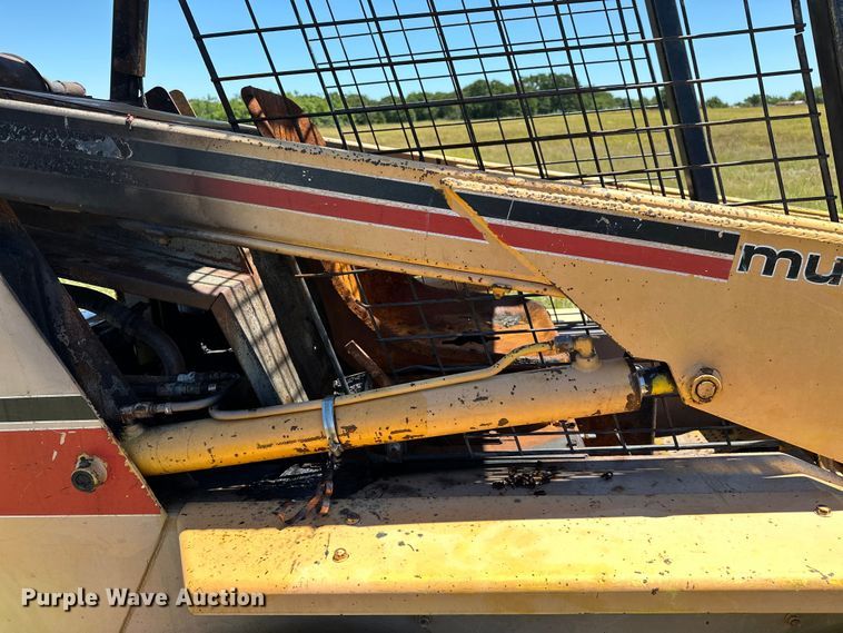 image for item EJ4389 Owatonna  Mustang 441 skid steer loader