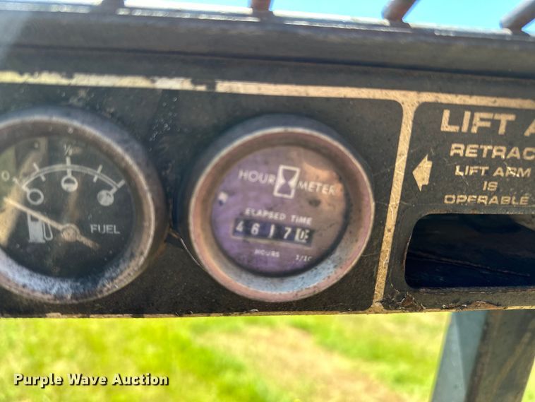 image for item EJ4389 Owatonna  Mustang 441 skid steer loader