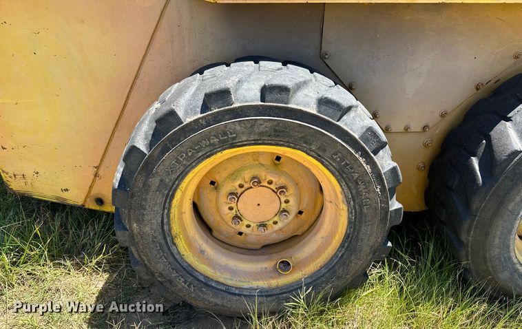 image for item EJ4389 Owatonna  Mustang 441 skid steer loader