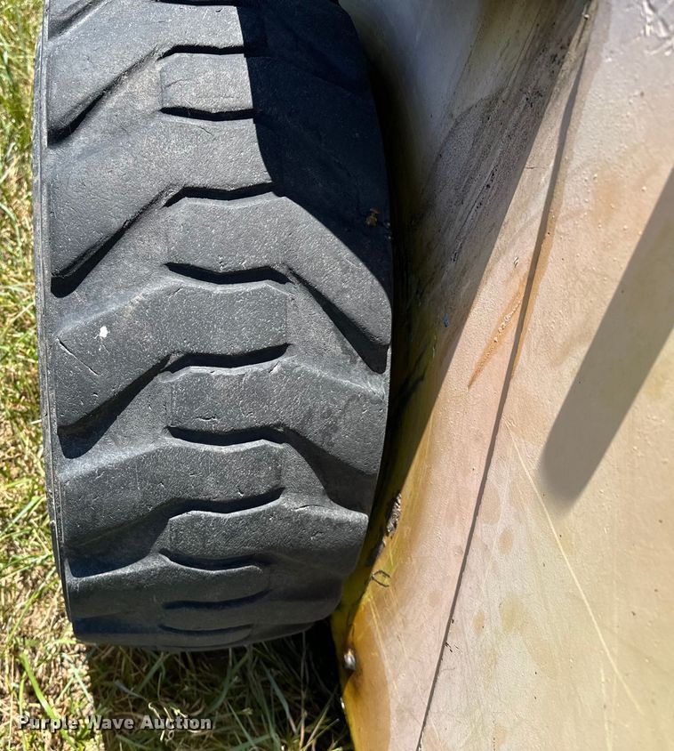 image for item EJ4389 Owatonna  Mustang 441 skid steer loader