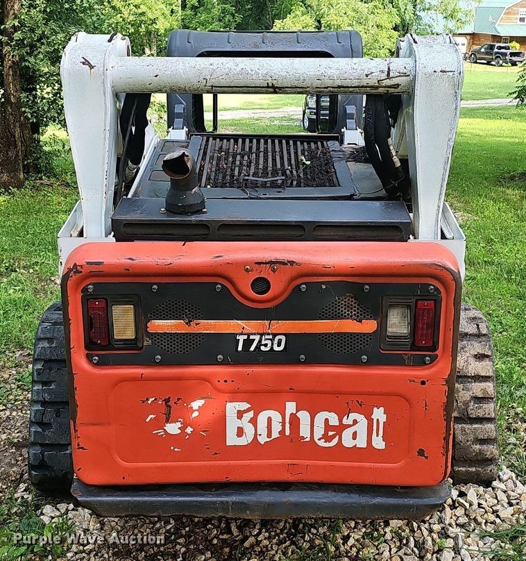 image for item EJ5672 2017 Bobcat  T750 skid steer loader