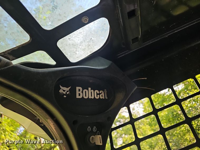 image for item EJ5672 2017 Bobcat  T750 skid steer loader