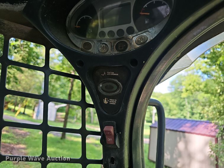 image for item EJ5672 2017 Bobcat  T750 skid steer loader