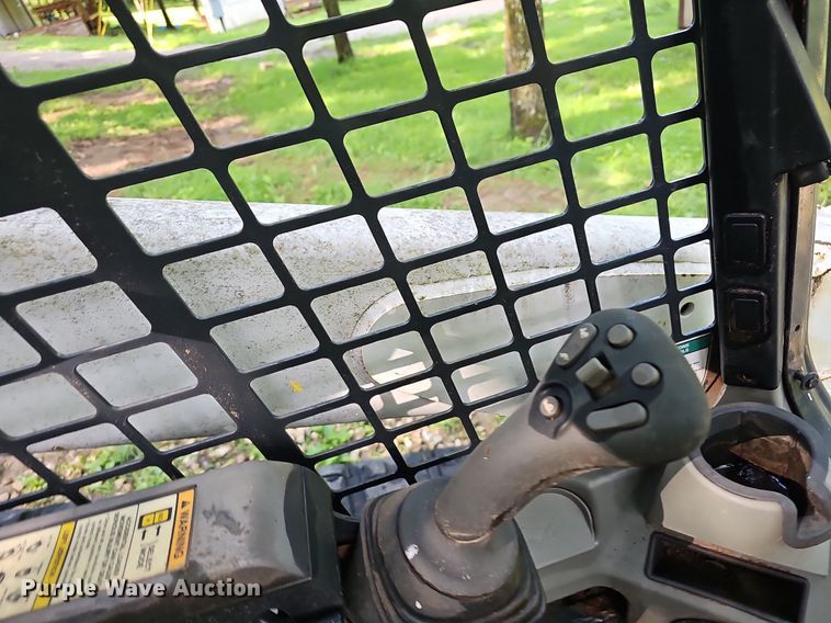 image for item EJ5672 2017 Bobcat  T750 skid steer loader