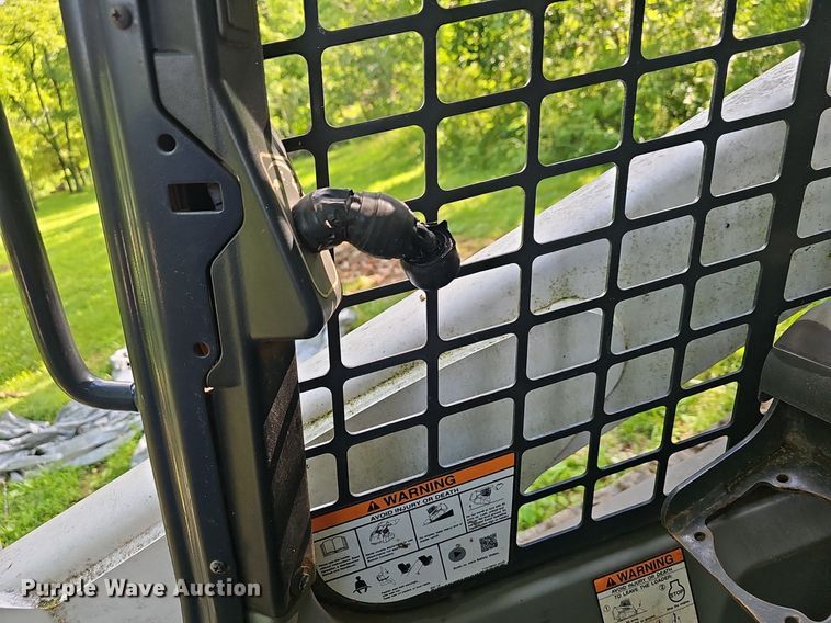 image for item EJ5672 2017 Bobcat  T750 skid steer loader