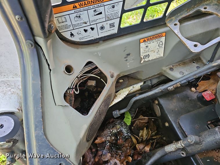 image for item EJ5672 2017 Bobcat  T750 skid steer loader