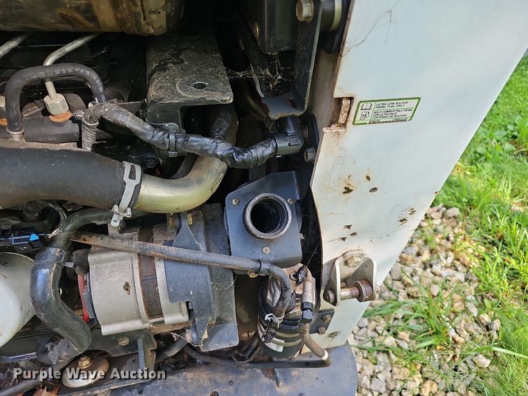 image for item EJ5672 2017 Bobcat  T750 skid steer loader