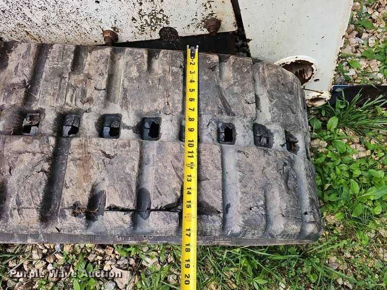 image for item EJ5672 2017 Bobcat  T750 skid steer loader