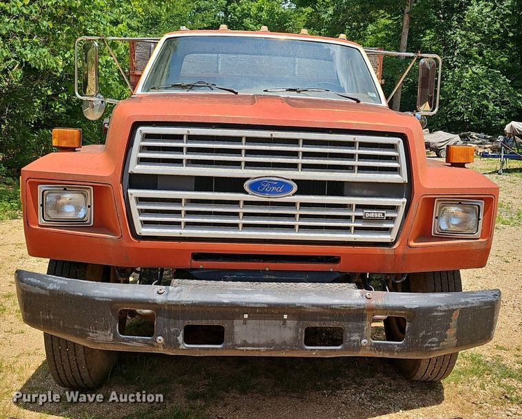 image for item EJ5697 1987 Ford F700 dump flatbed truck