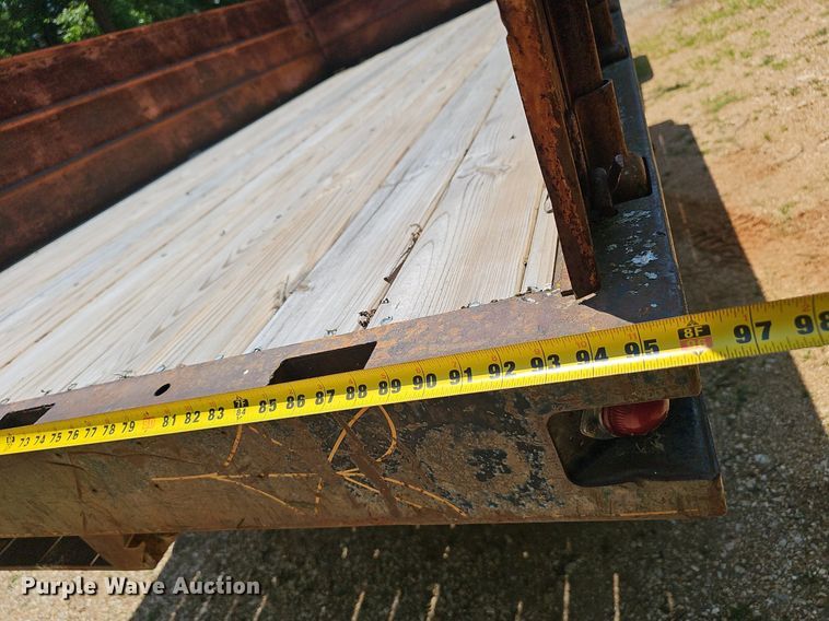 image for item EJ5697 1987 Ford F700 dump flatbed truck