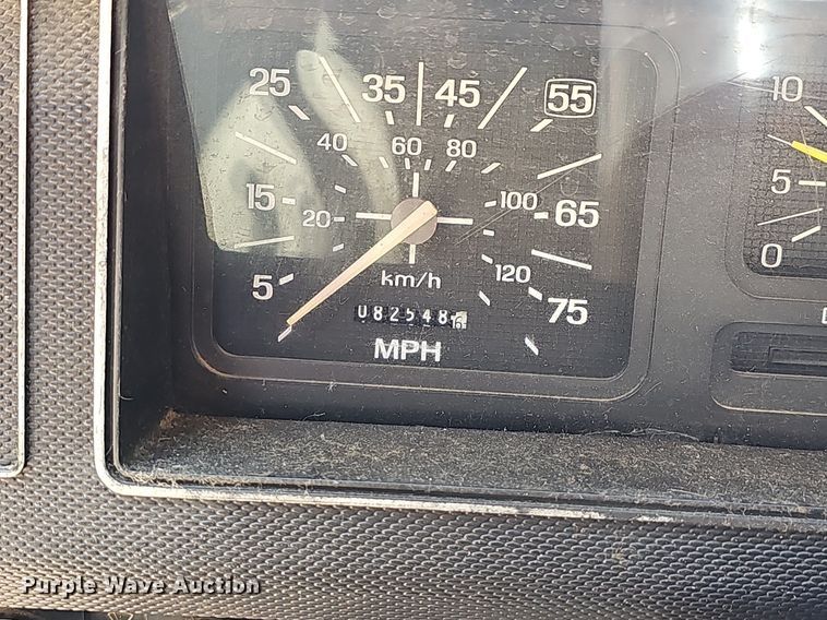 image for item EJ5697 1987 Ford F700 dump flatbed truck