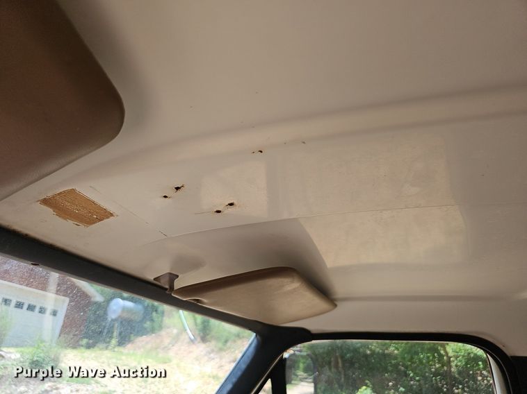 image for item EJ5697 1987 Ford F700 dump flatbed truck