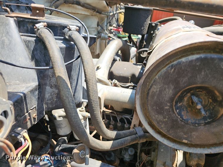 image for item EJ5697 1987 Ford F700 dump flatbed truck