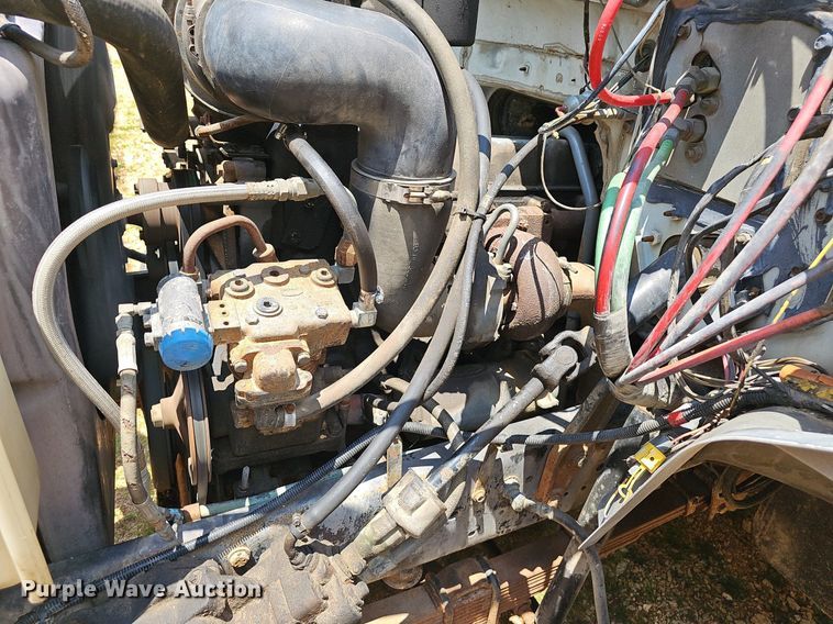 image for item EJ5697 1987 Ford F700 dump flatbed truck