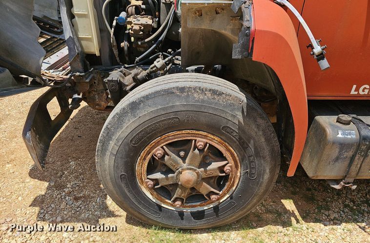 image for item EJ5697 1987 Ford F700 dump flatbed truck