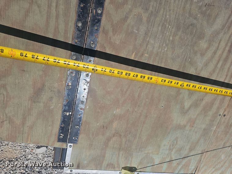 image for item EJ5699 2010 Arising Industries enclosed cargo trailer